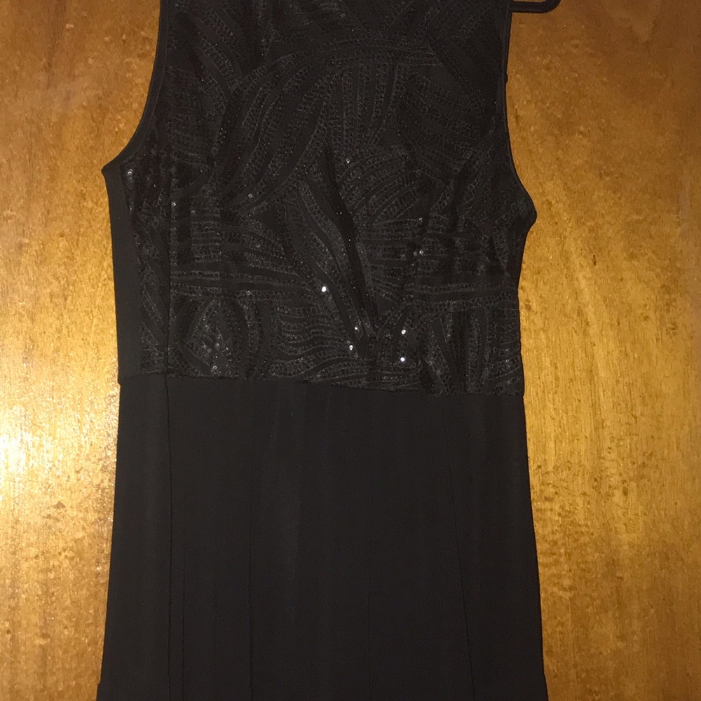 Formal dress - Picture 6 of 6